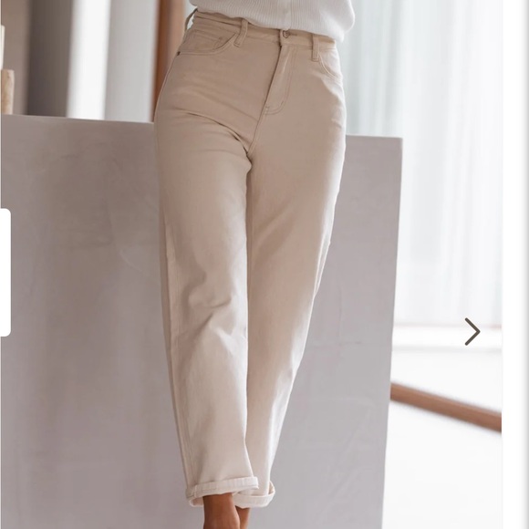 Easy Clothes Women's Cream Straight Leg Jeans - Picture 4 of 9
